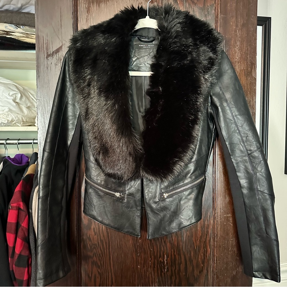 Black Faux Leather Romeo & Juliet Couture - Sz XS